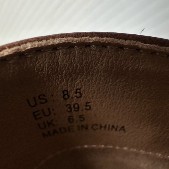 Amazon Essentials Slip on Mules Loafers Brown Gold Buckle Details Size 8.5 - Picture 6 of 6